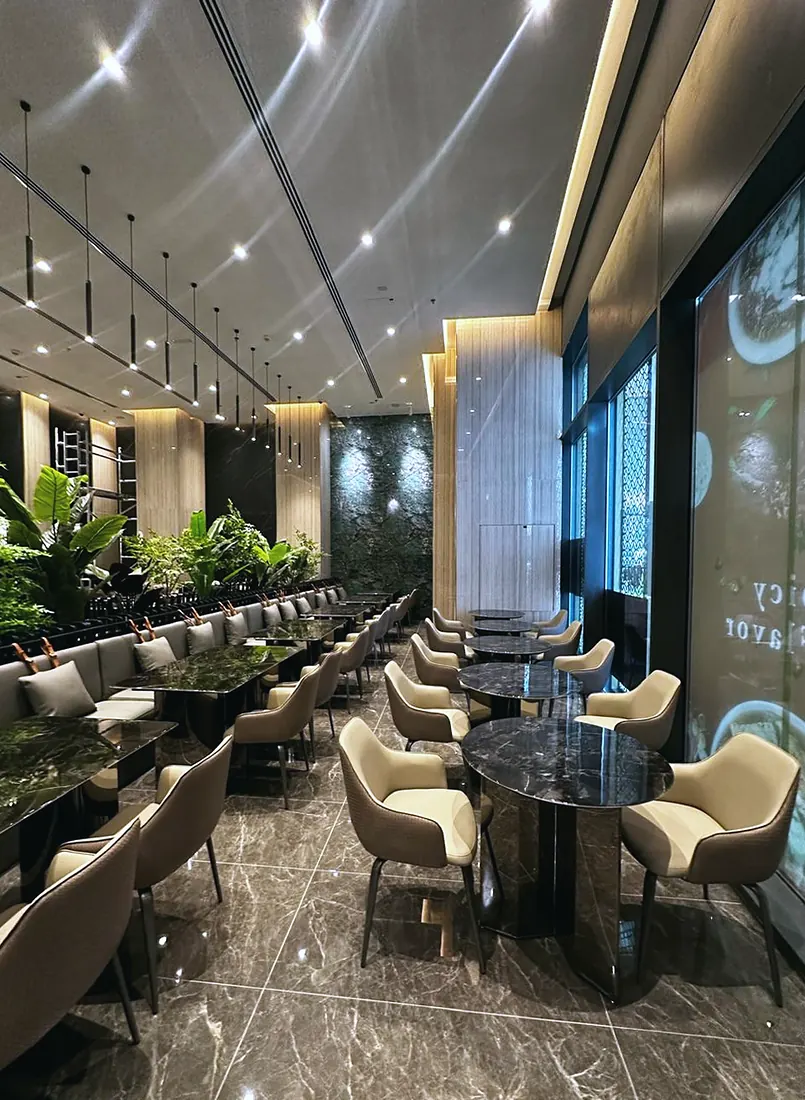 Chuan Xiao Guan: dining room with marble floor and mirror ceiling (frame 3 of 3)